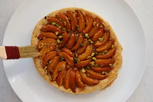Crisp apricot and pistachio tart : etape 25