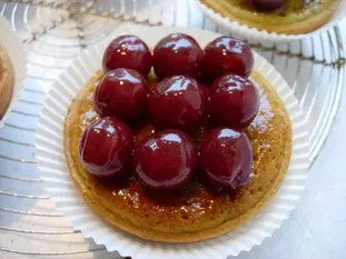 Cherry and pistachio tarts : etape 25